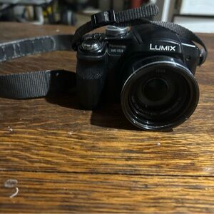 Panasonic LUMIX DMC-FZ28 Black Camera